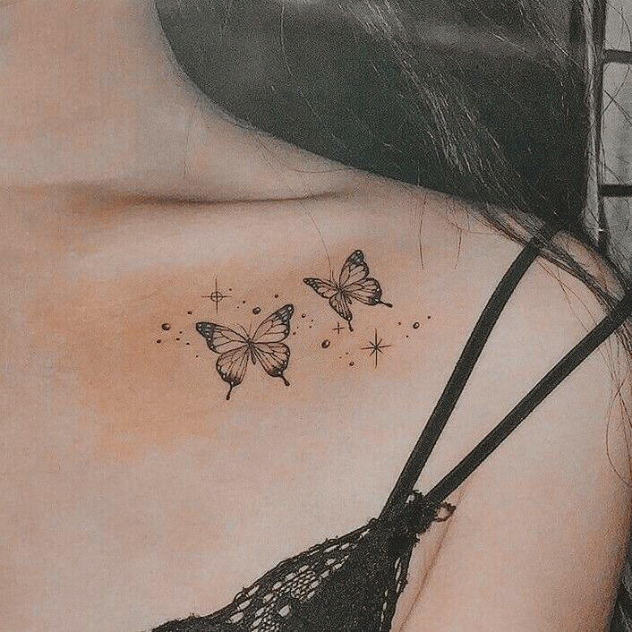 Tatuajes de mariposas y estrella