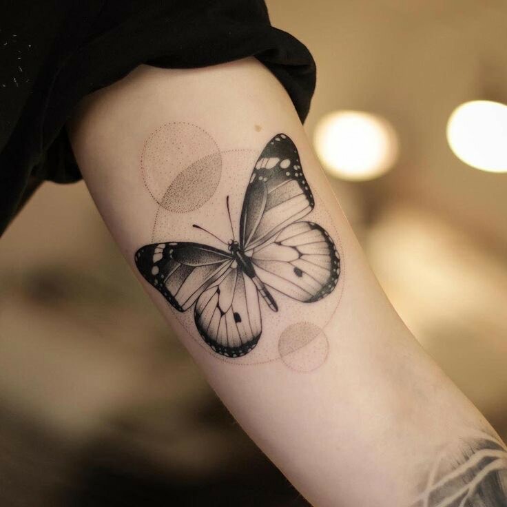 significado de tatuarse una mariposa cebra - mariposa alas de telaraña tatuaje